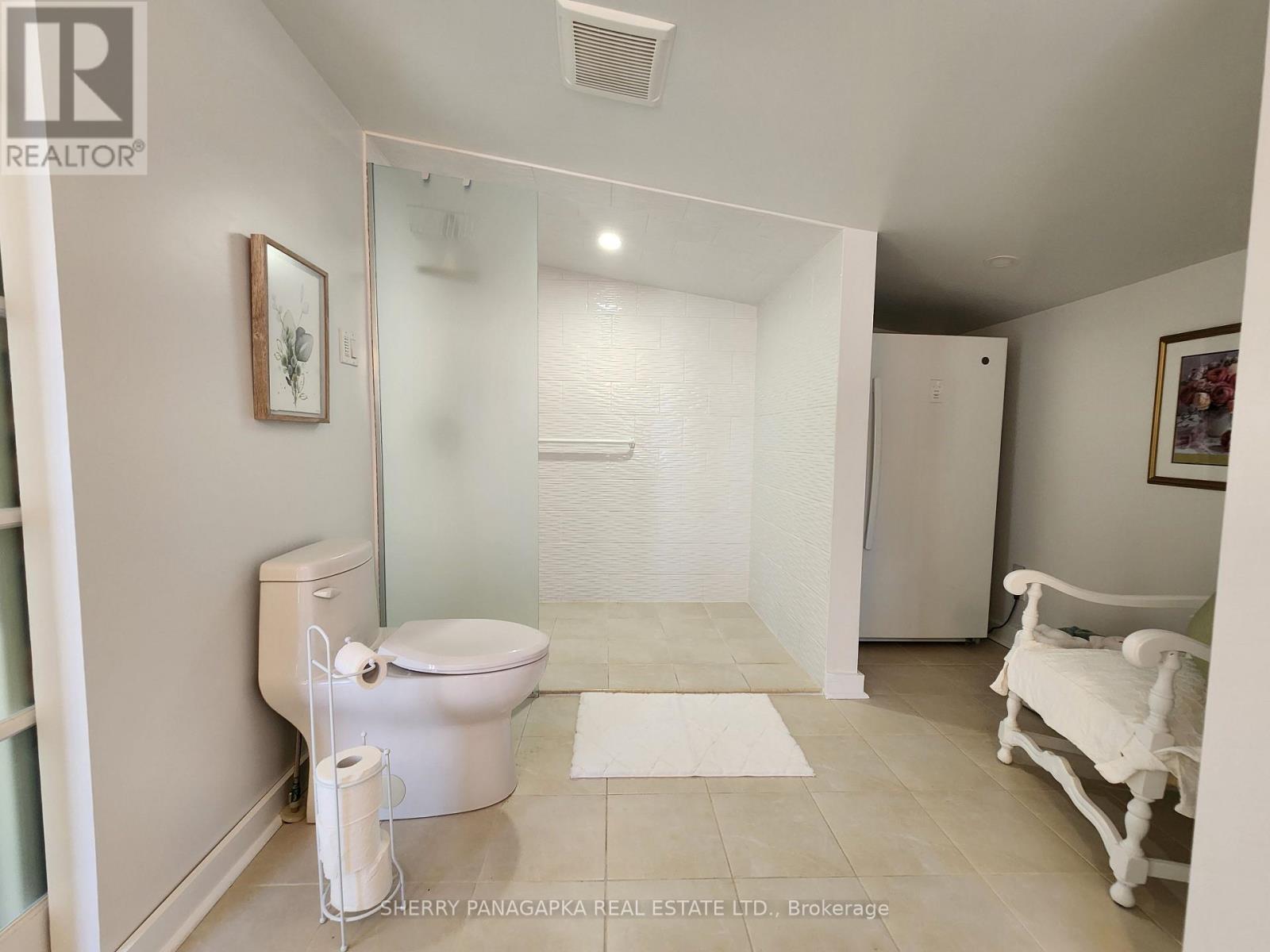 1410 GOVERNMENT ROAD W - 32