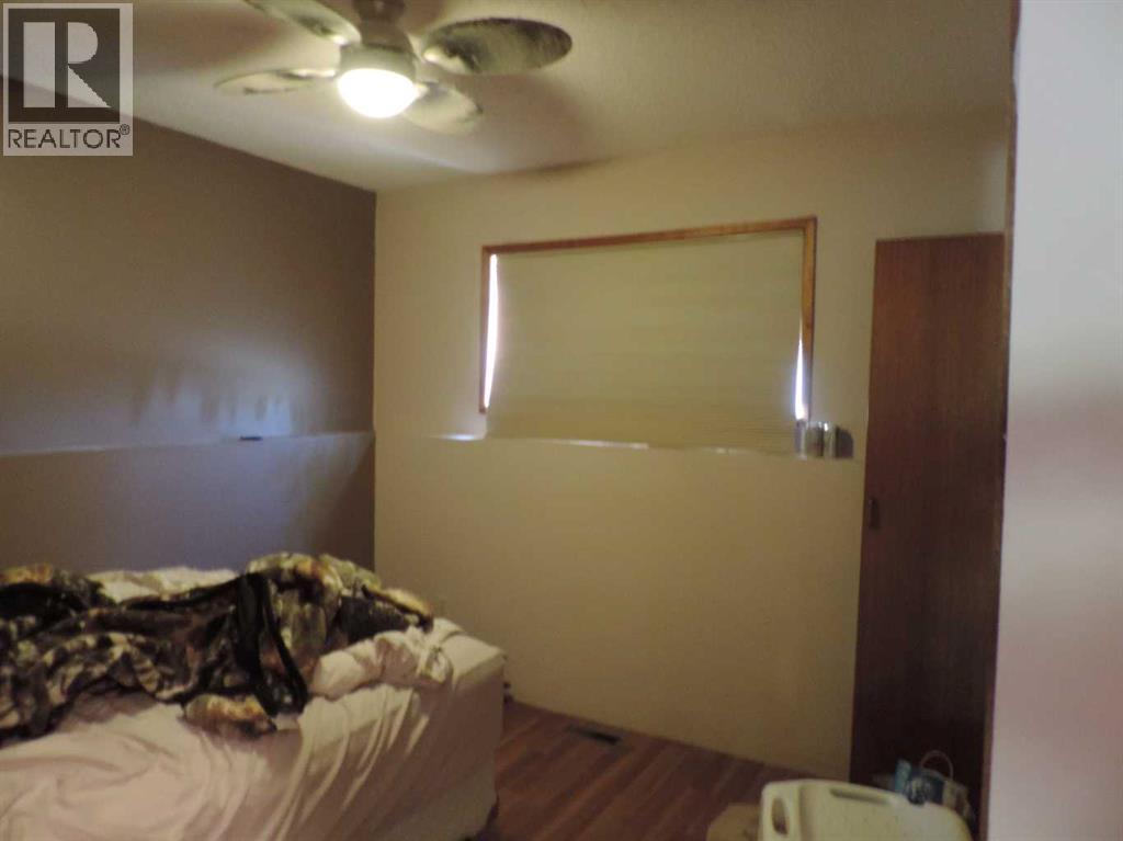 5042 51 Avenue - 15