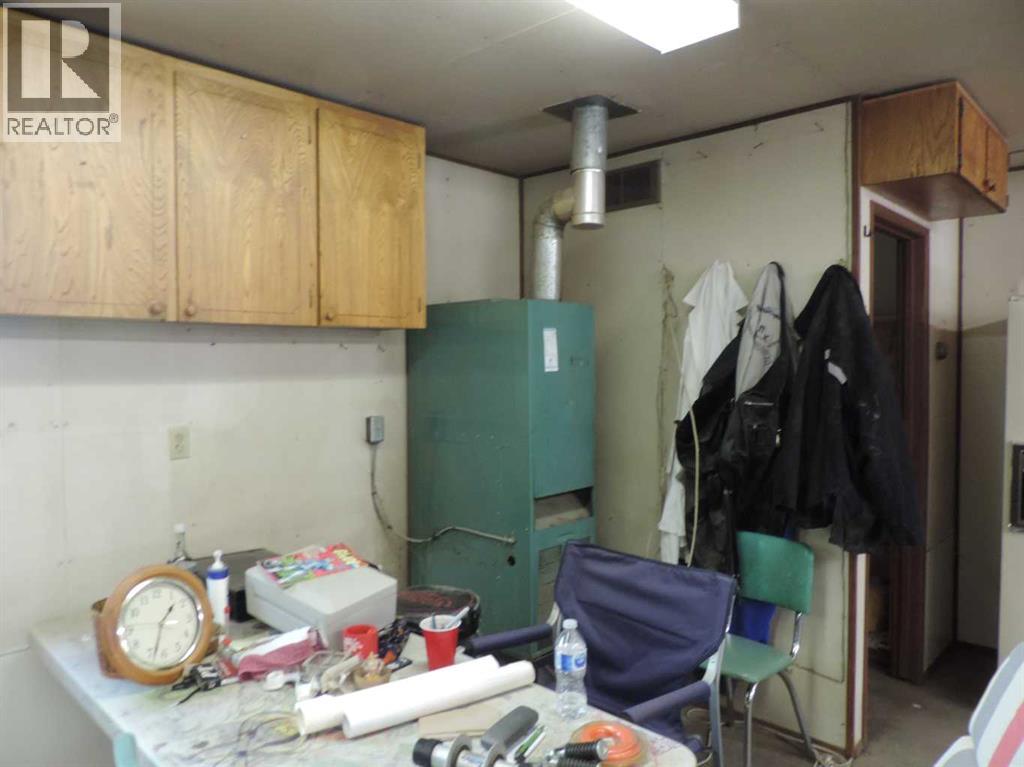 5042 51 Avenue - 30