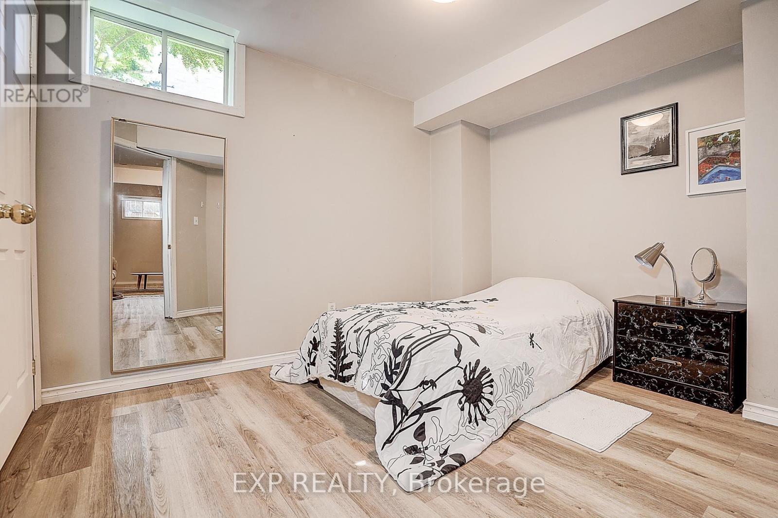 121 TUNBRIDGE ROAD - 32