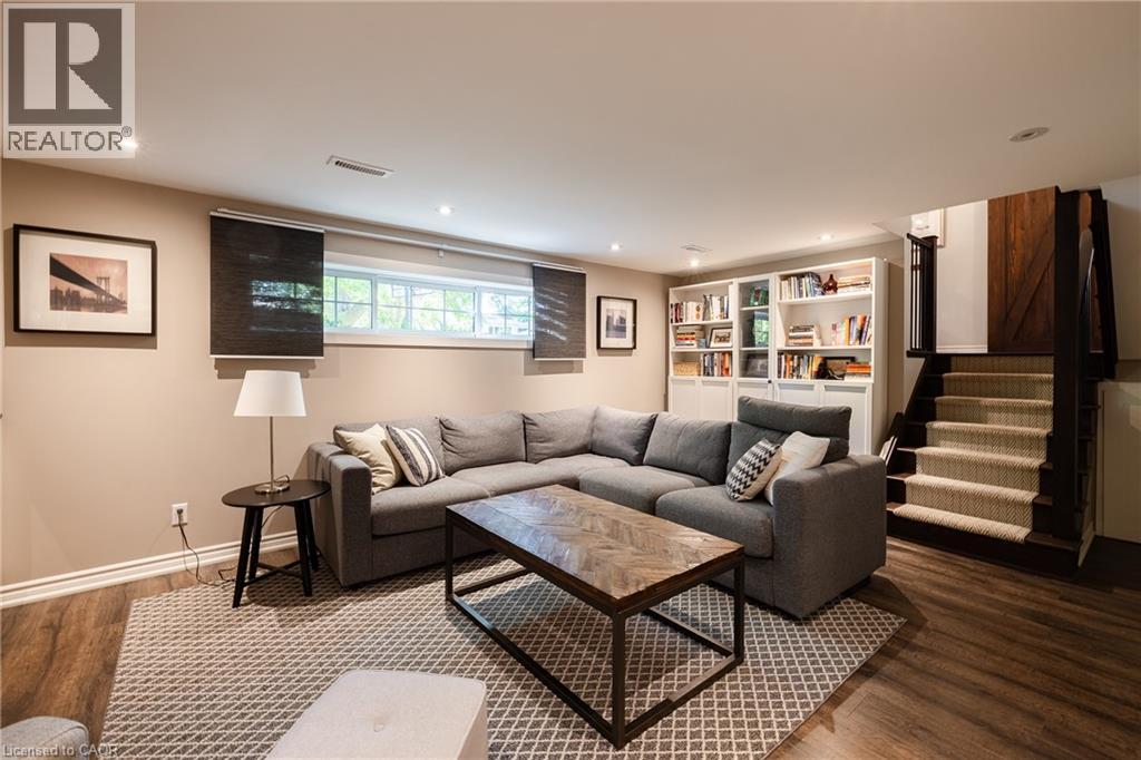 1259 RICHARDS Crescent - 24