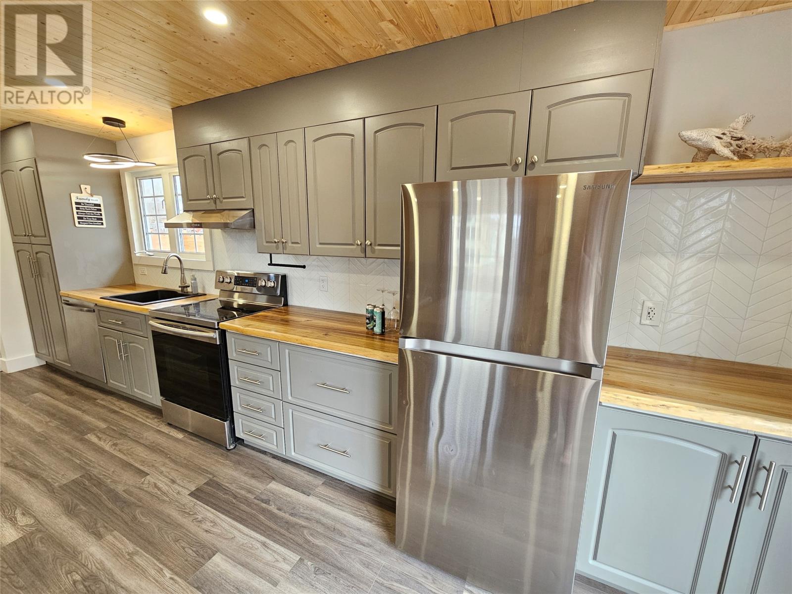 829 Retty Street - 10