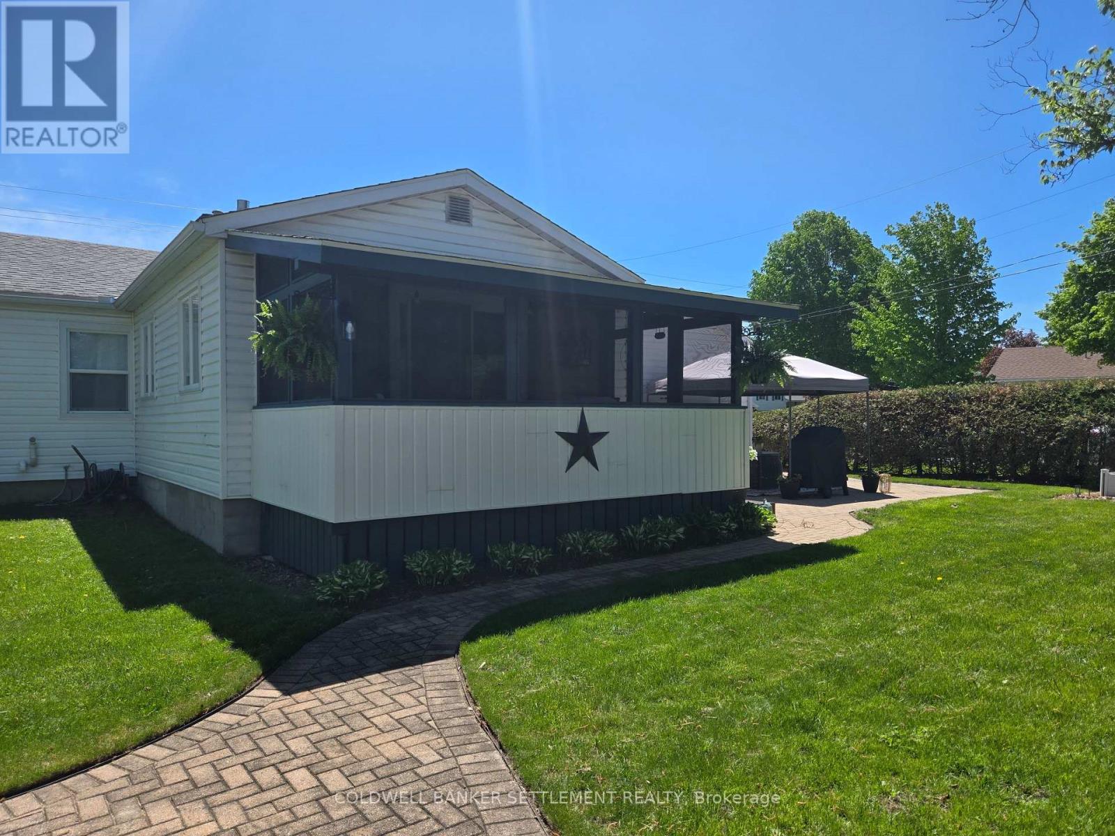 22 BROADVIEW AVENUE W - 47