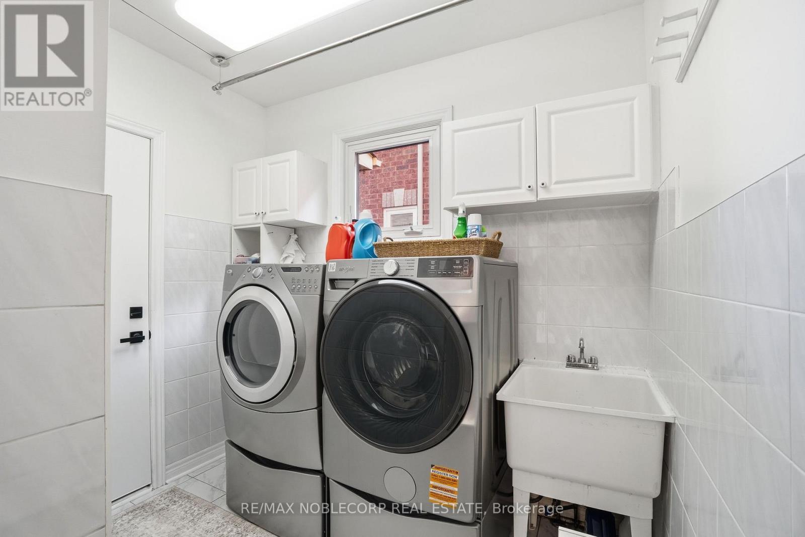 13 HARVESTVIEW AVENUE - 21