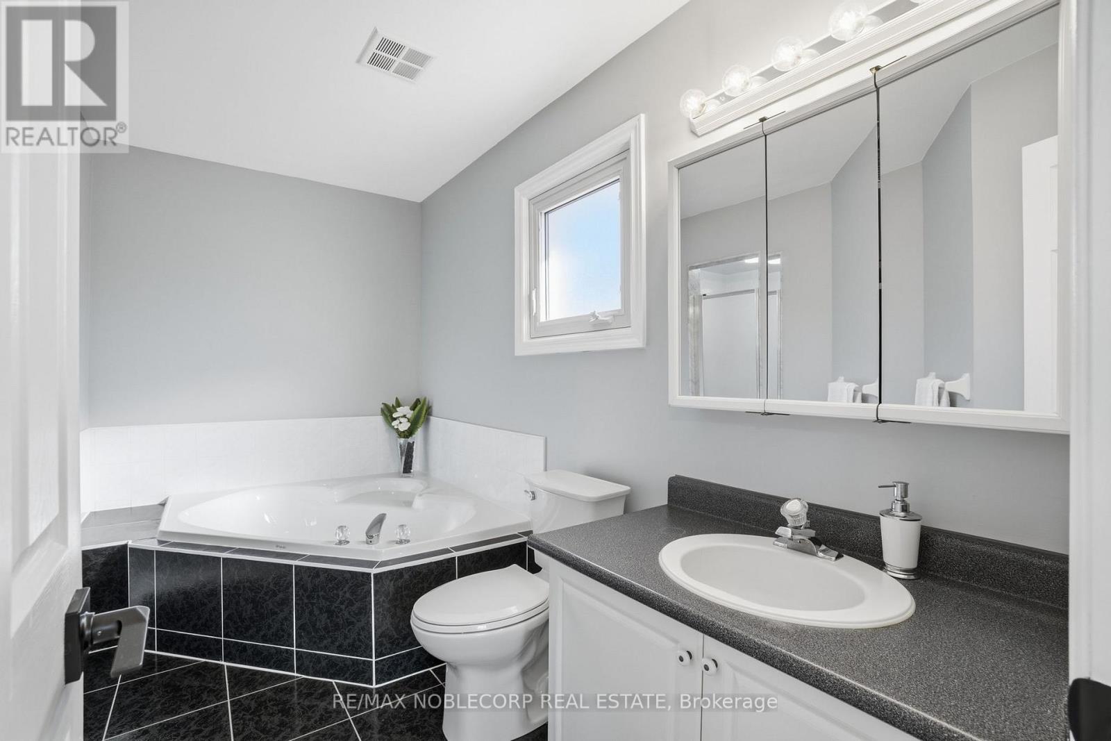 13 HARVESTVIEW AVENUE - 26