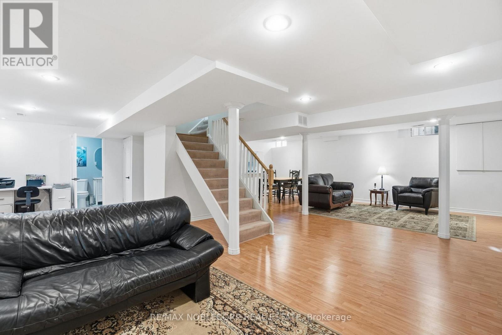 13 HARVESTVIEW AVENUE - 35