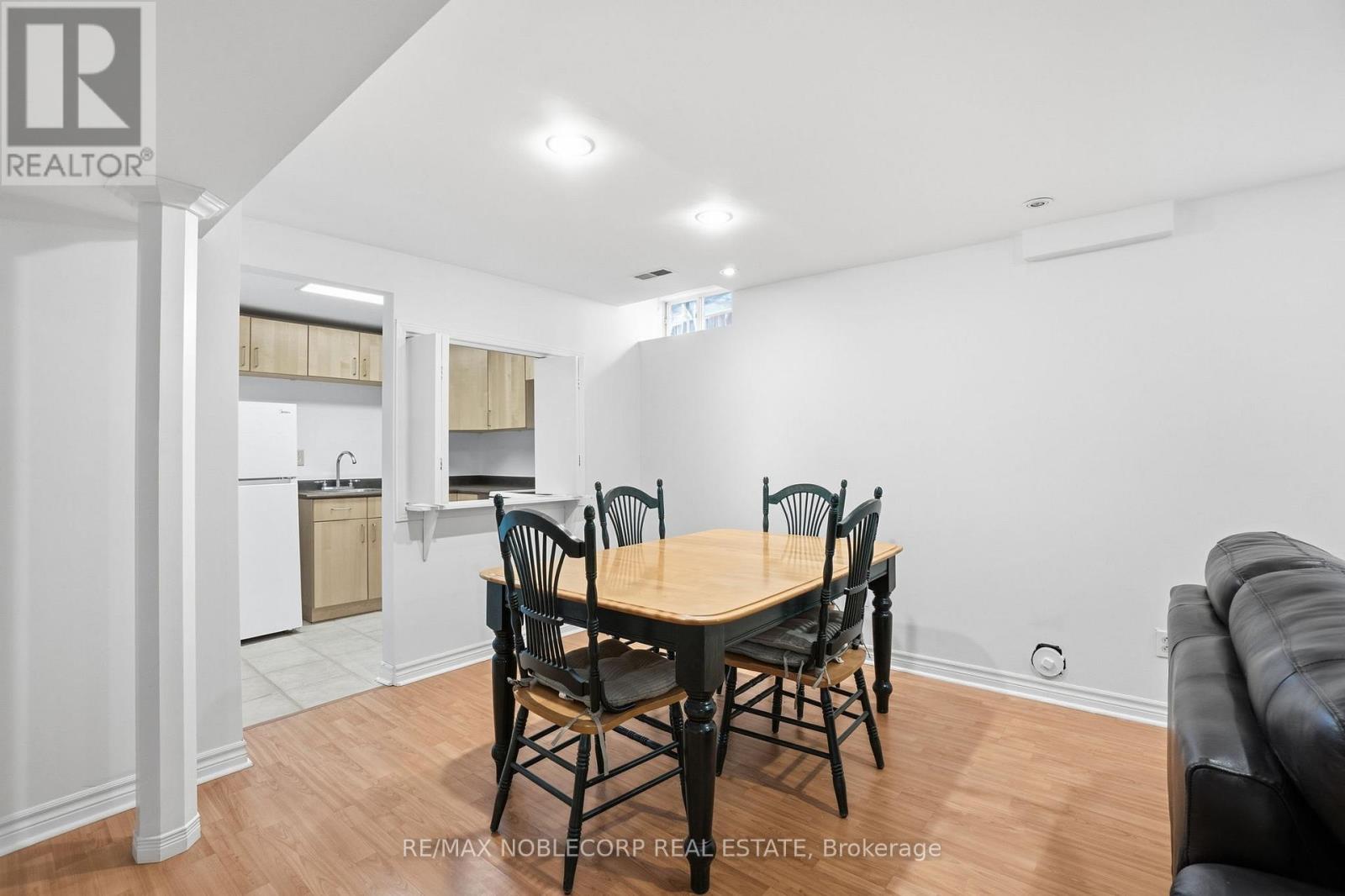 13 HARVESTVIEW AVENUE - 36
