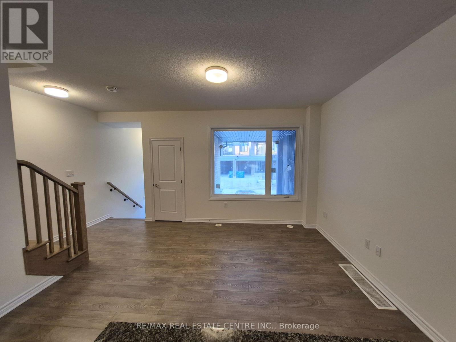 51 THORNBIRD CRESCENT