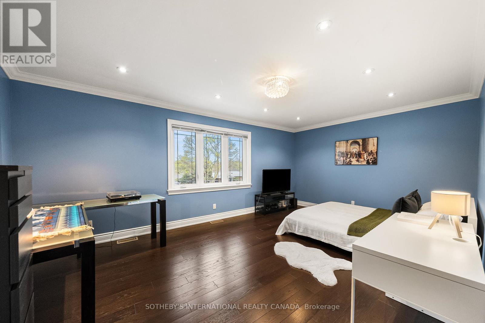 262 MARTIN GROVE ROAD - 32