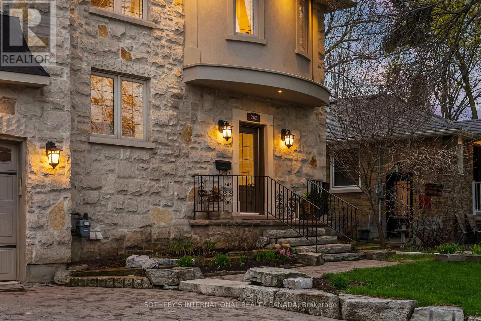 262 MARTIN GROVE ROAD - 47