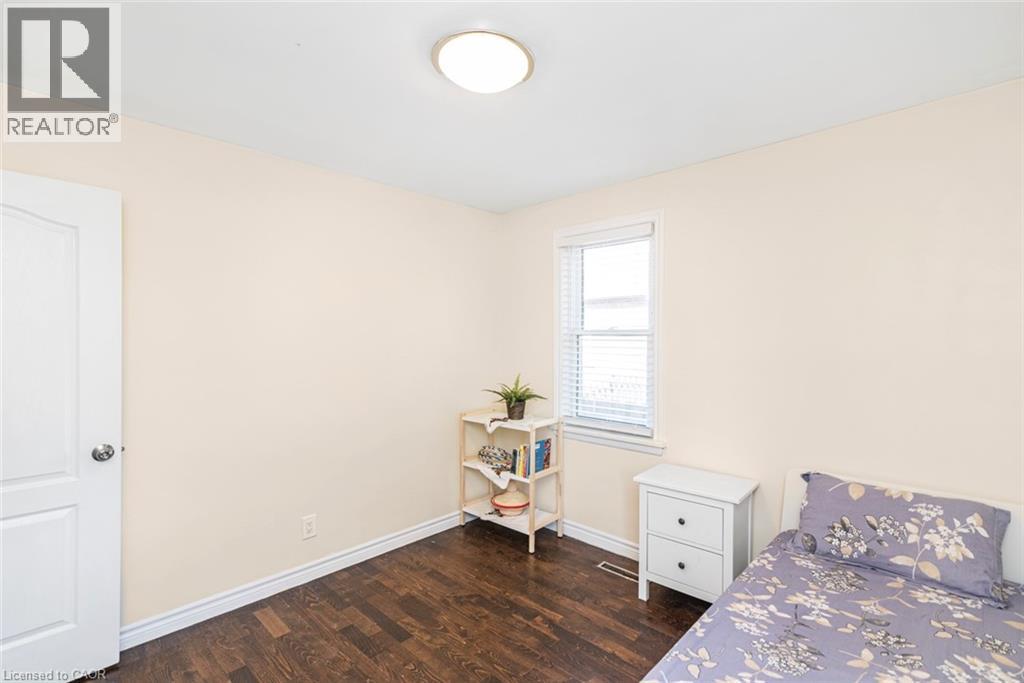 33 ALDERNEY Avenue