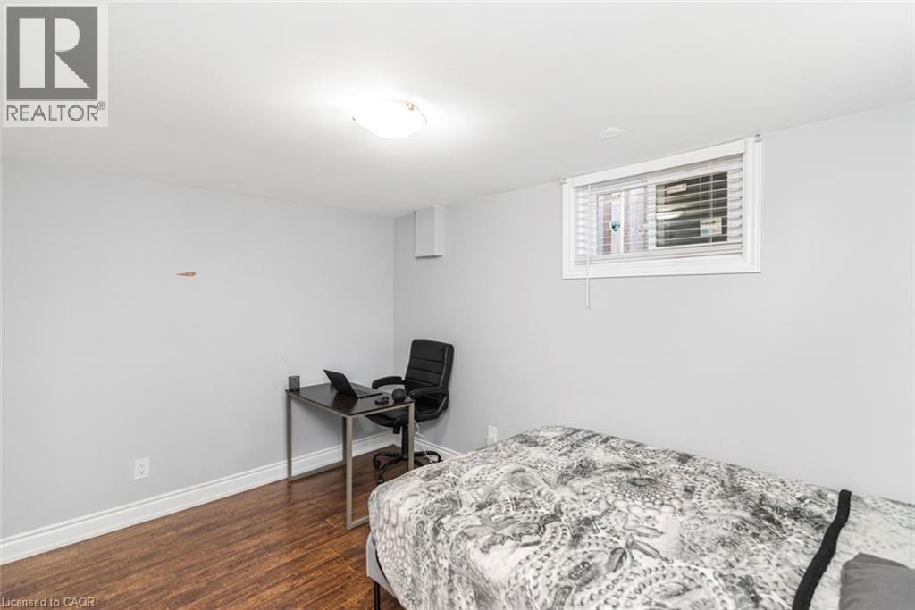 33 ALDERNEY Avenue - 32