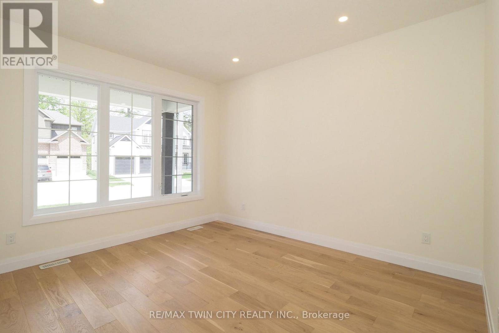 220 JEFFREY PLACE - 6