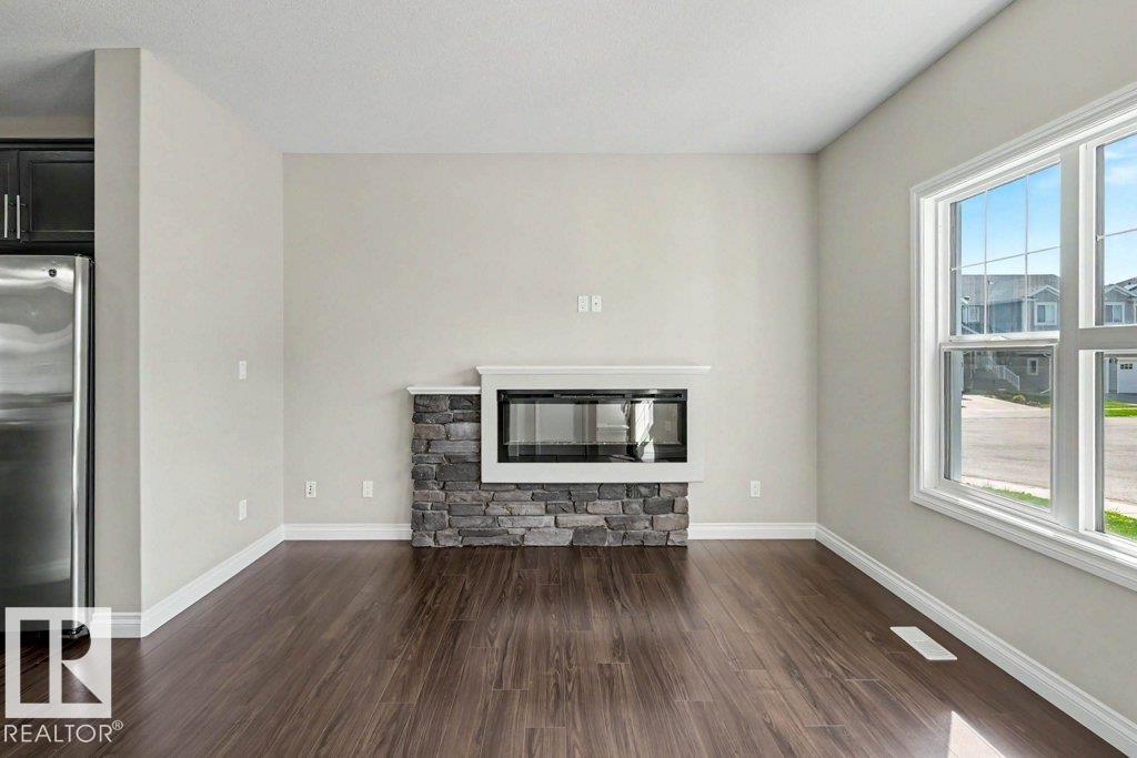 2 SIMMONDS PL — photo 8