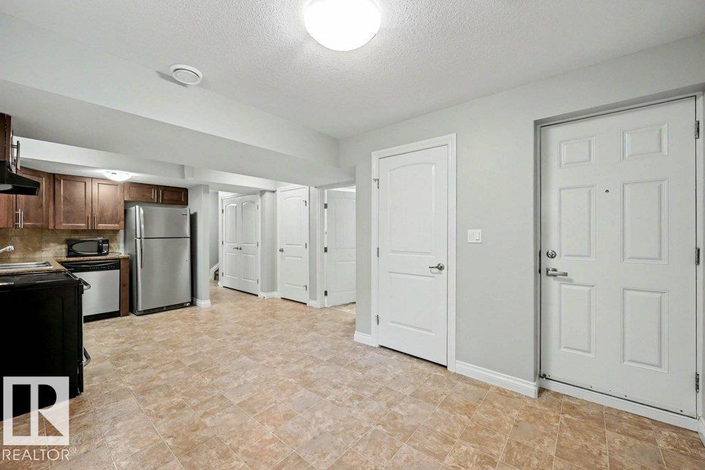 2 SIMMONDS PL — photo 38