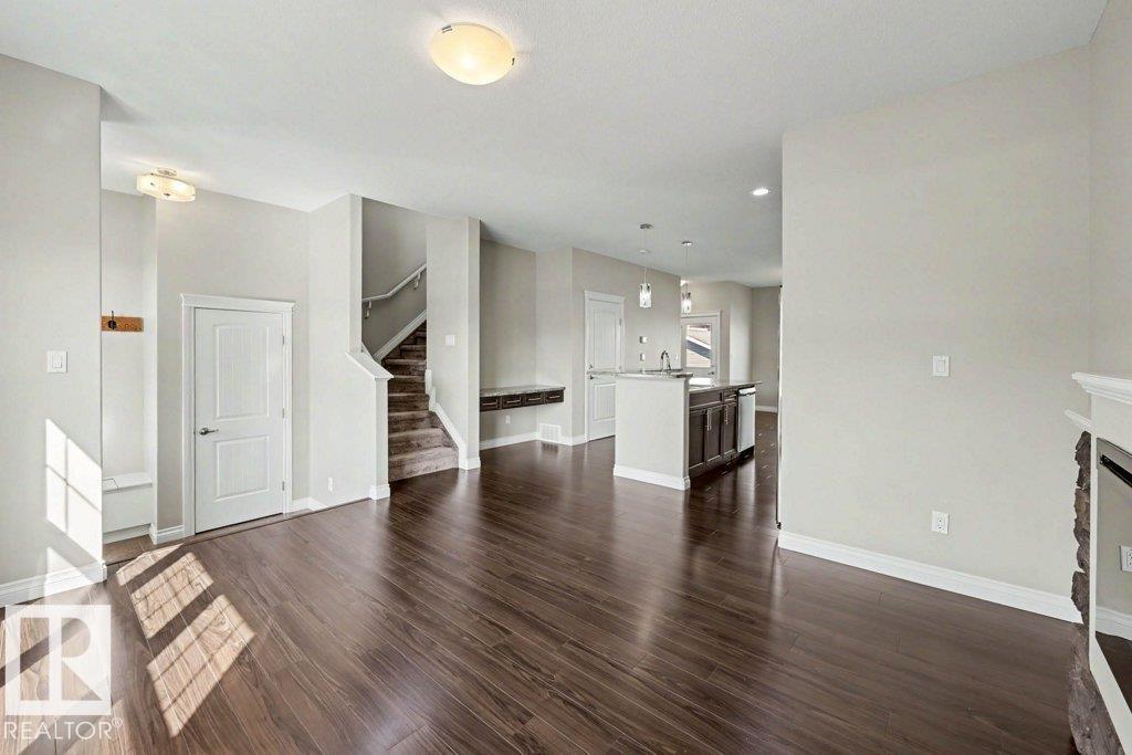 2 SIMMONDS PL — photo 11