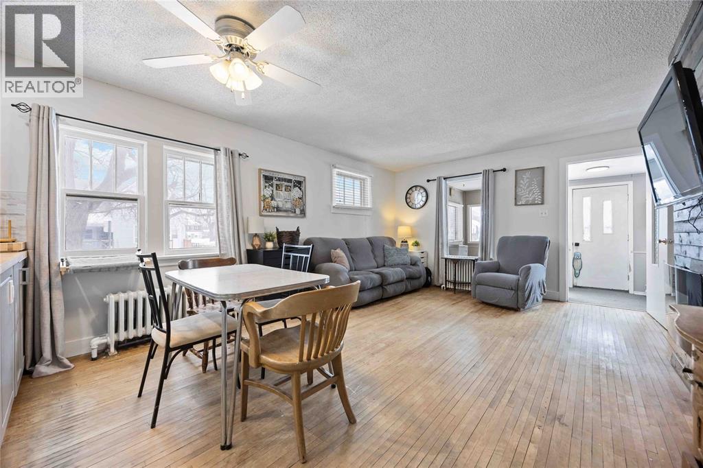 463 CONFEDERATION STREET - 12