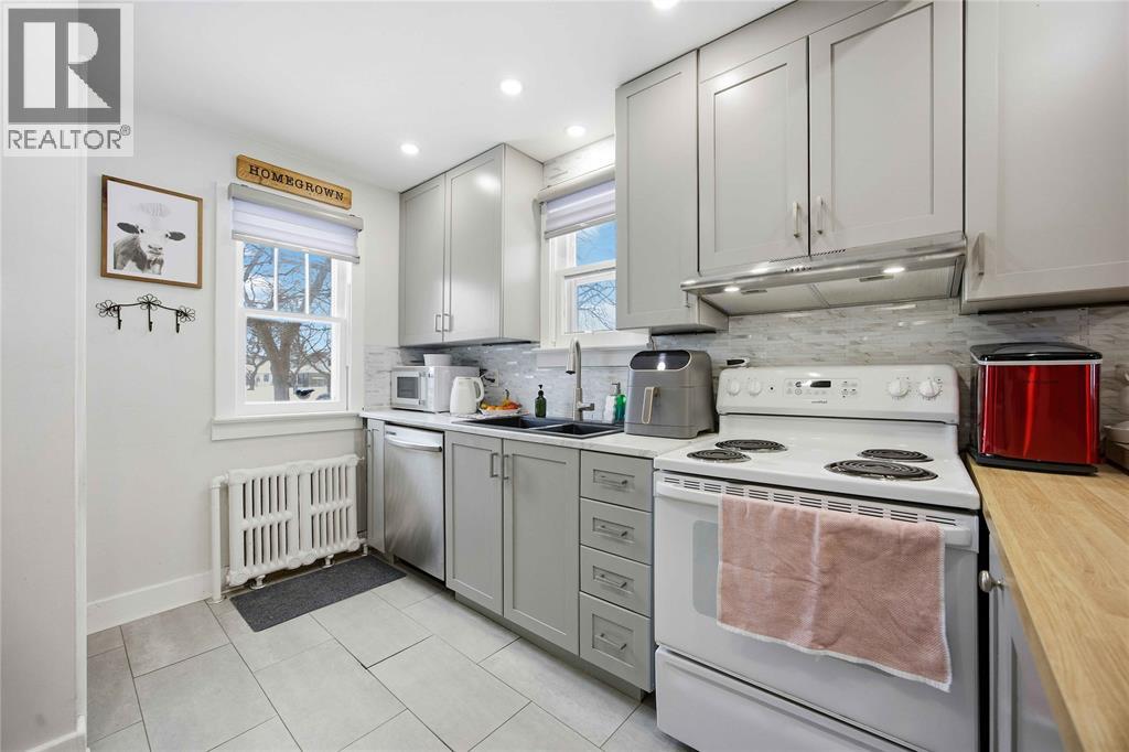 463 CONFEDERATION STREET - 9