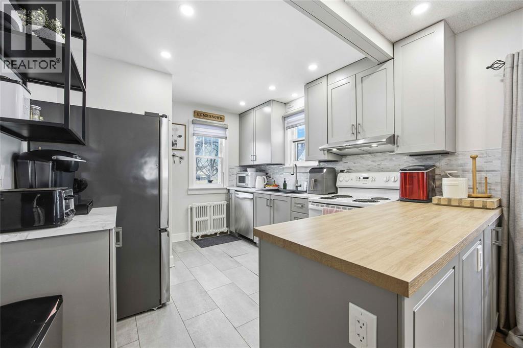 463 CONFEDERATION STREET - 6