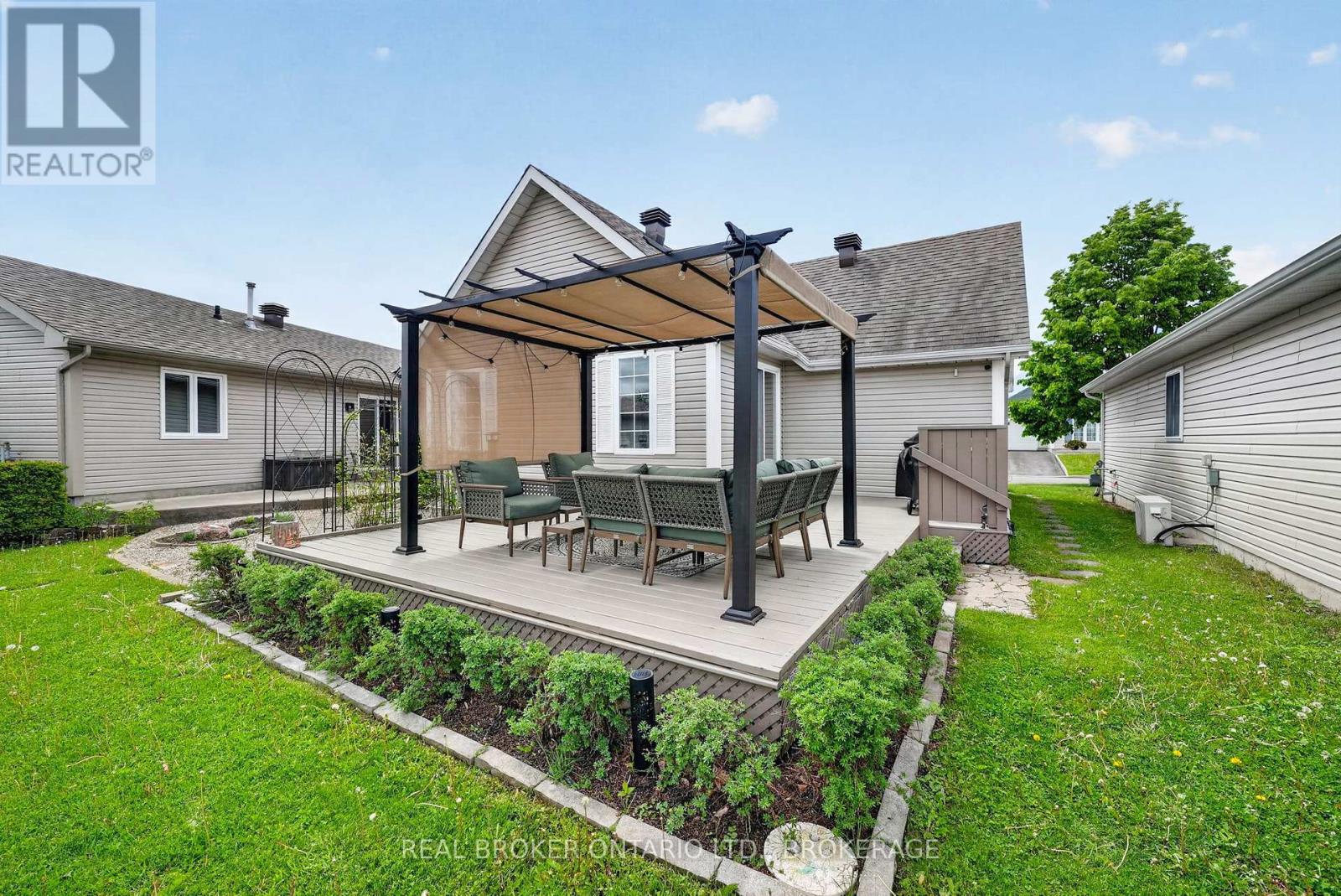 1526 FRANK COURT - 27