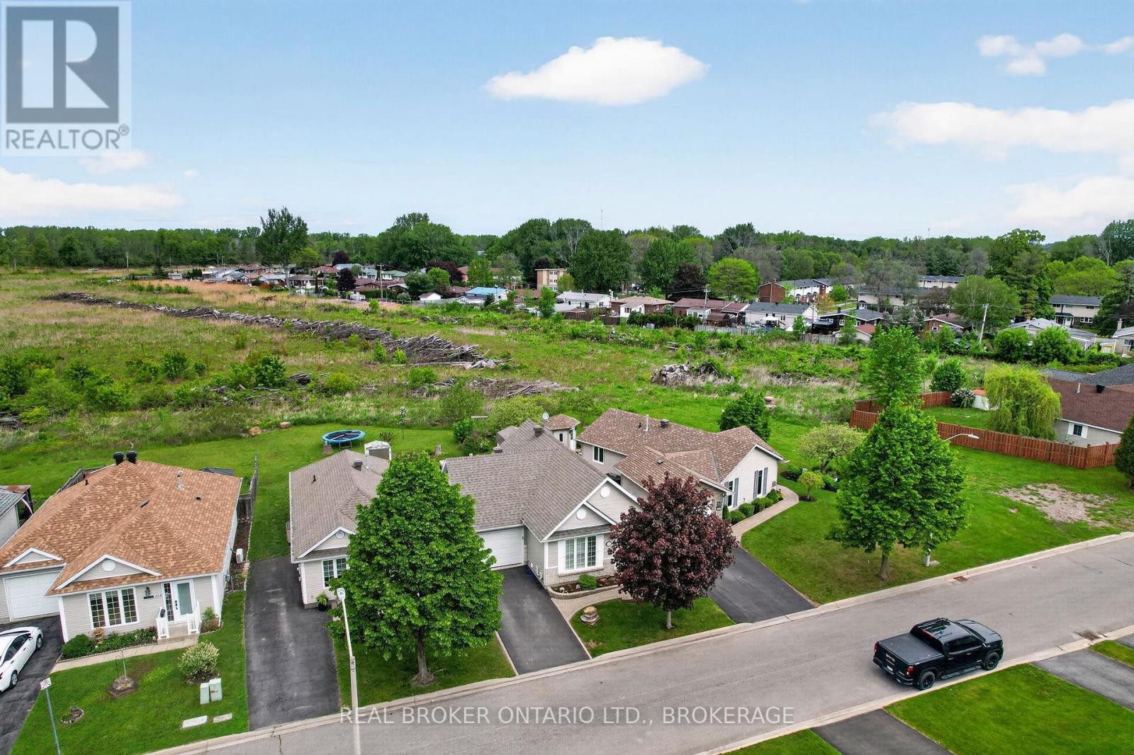 1526 FRANK COURT - 33