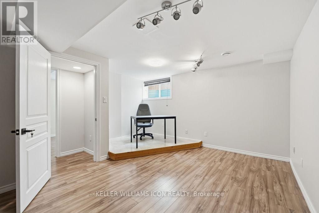 90 SUNVALE WAY - 42