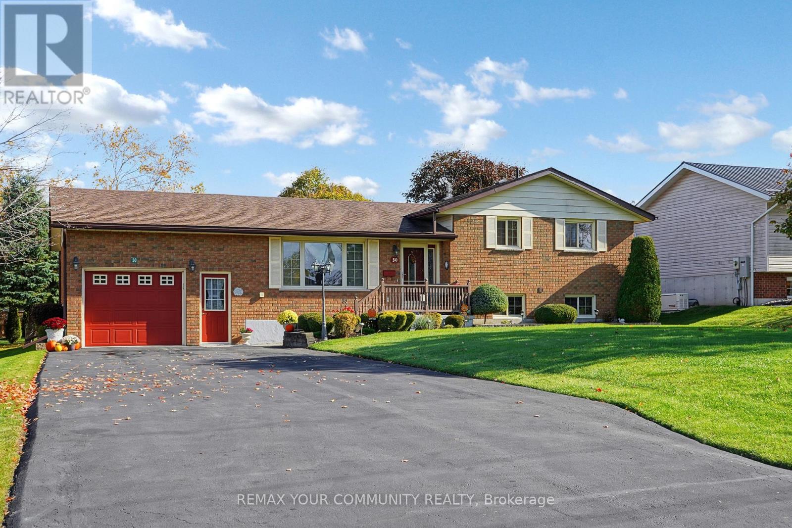 30 GRANT DRIVE - 12