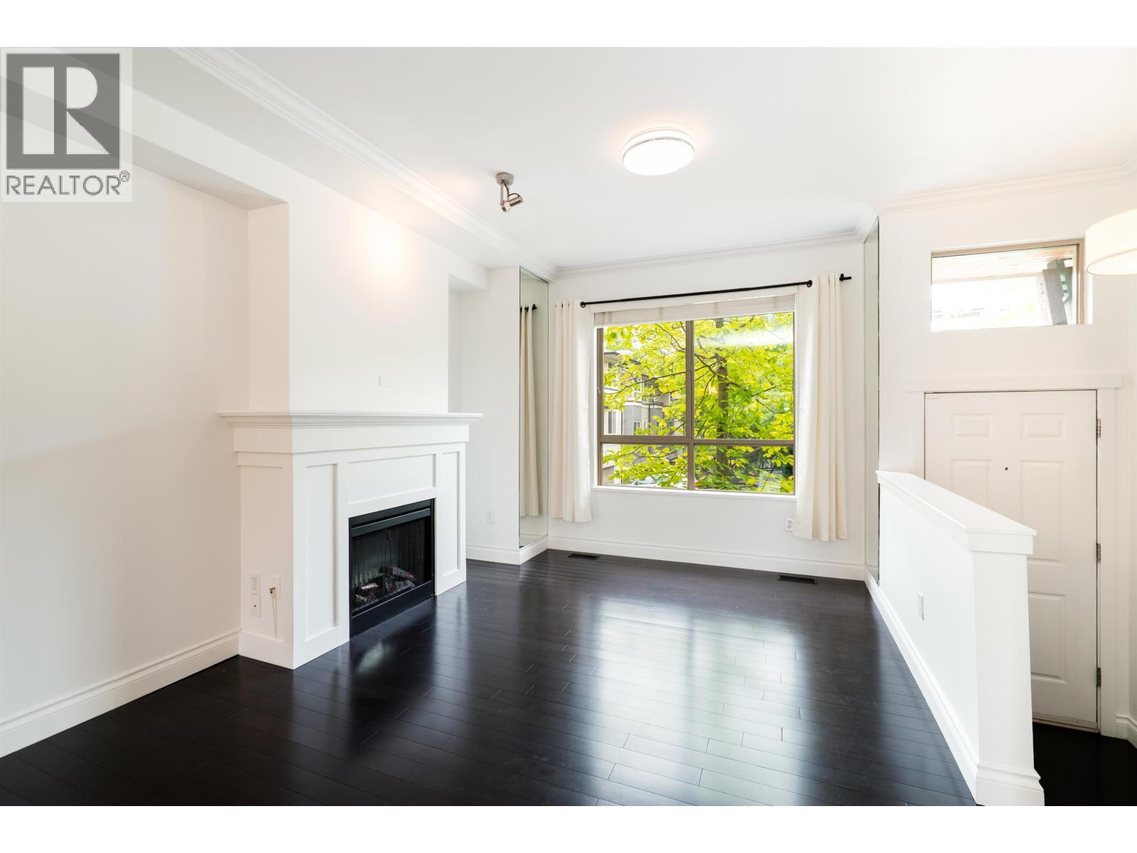98 100 KLAHANIE DRIVE — photo 2