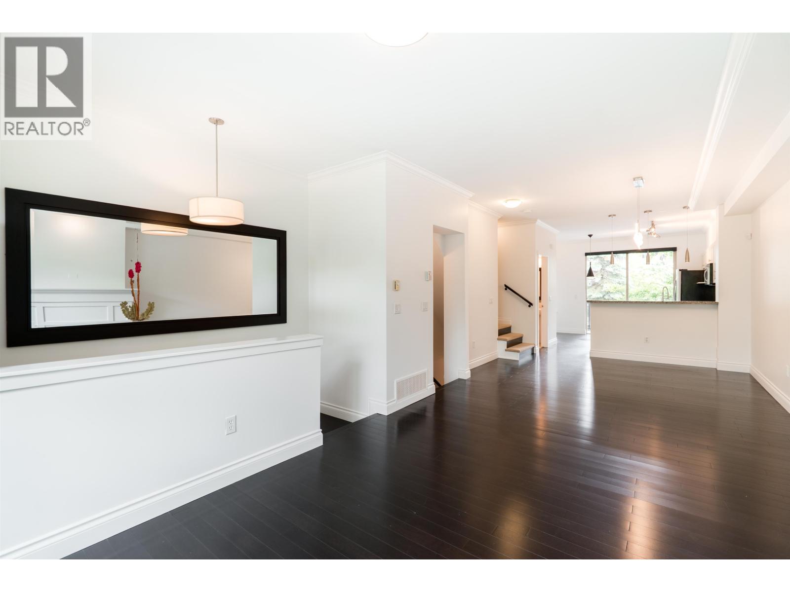 98 100 KLAHANIE DRIVE — photo 5