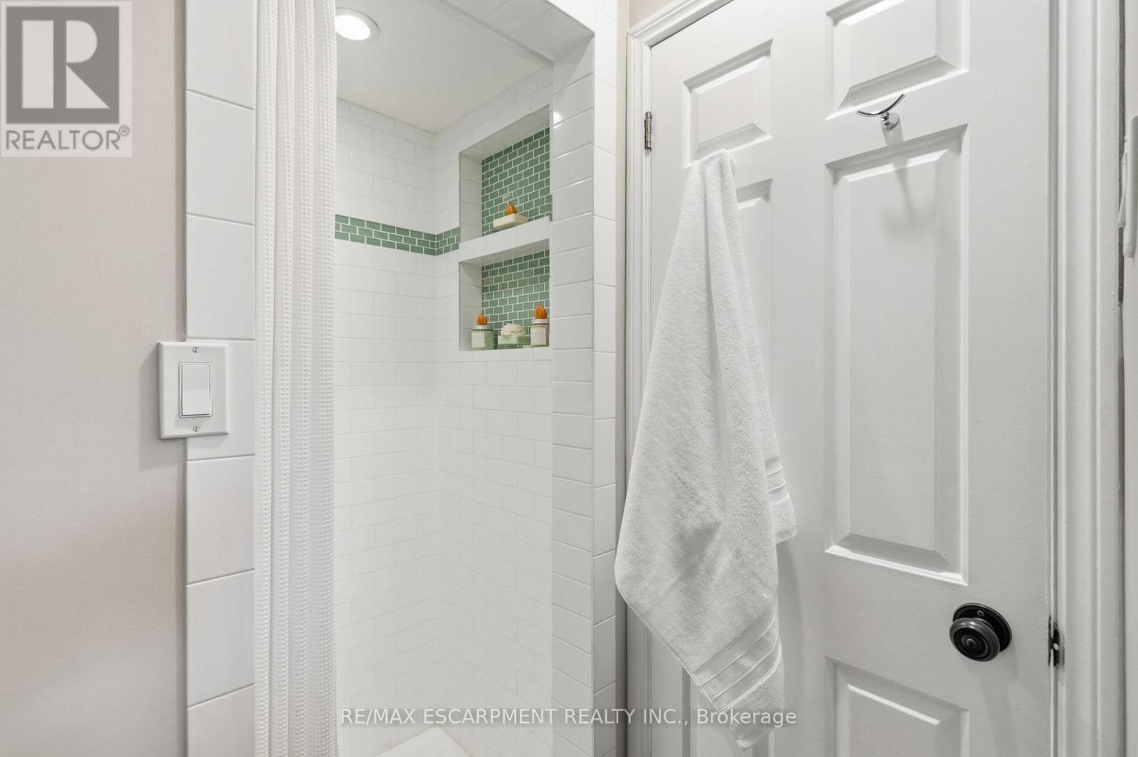 314 HESS STREET S - 25