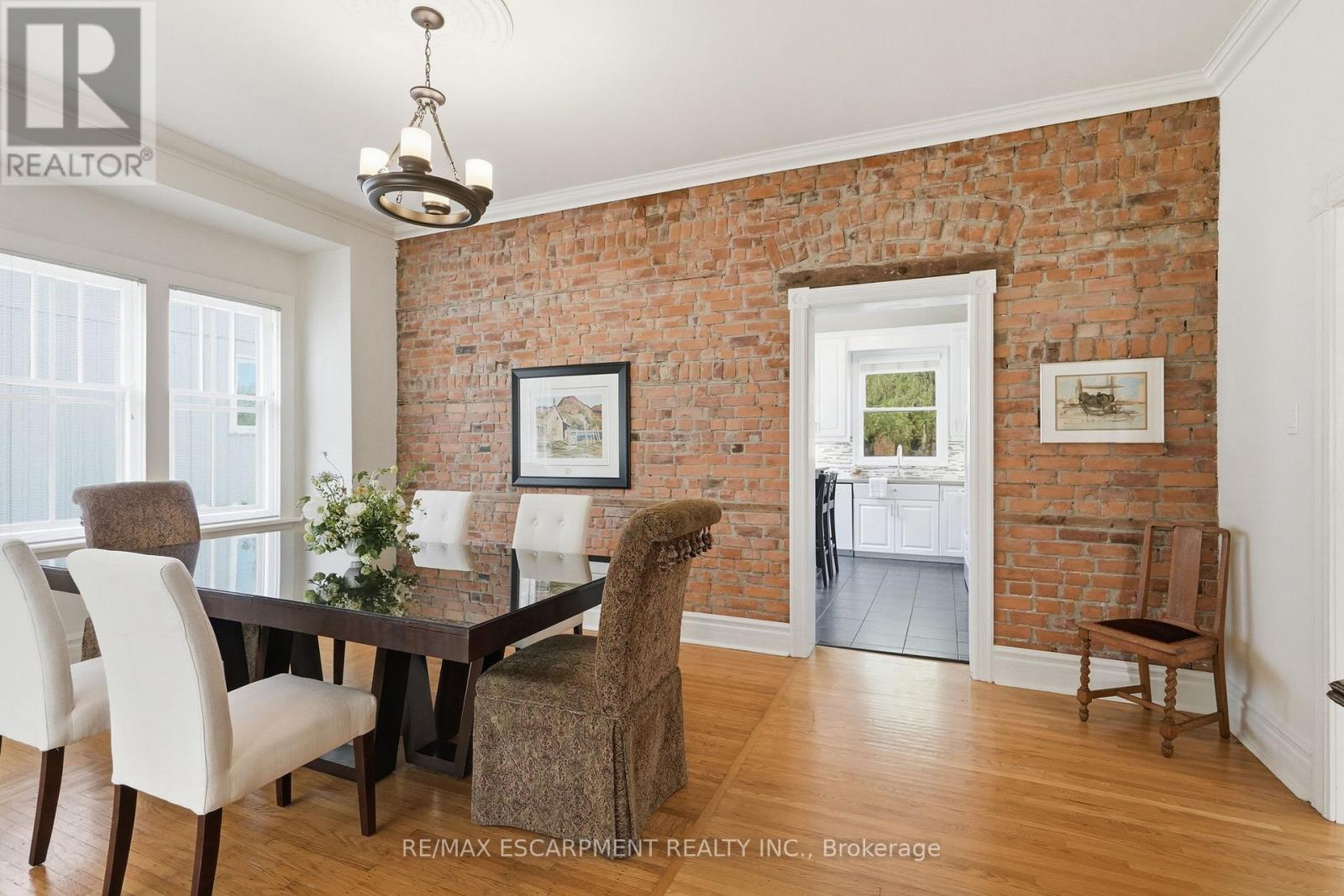 314 HESS STREET S - 9