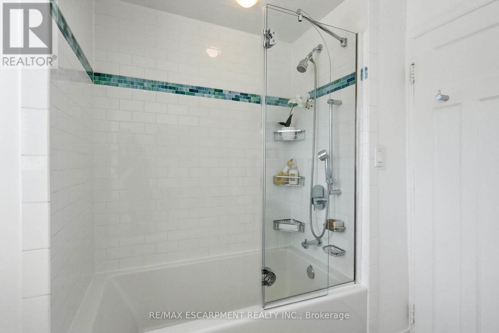 314 HESS STREET S - 34