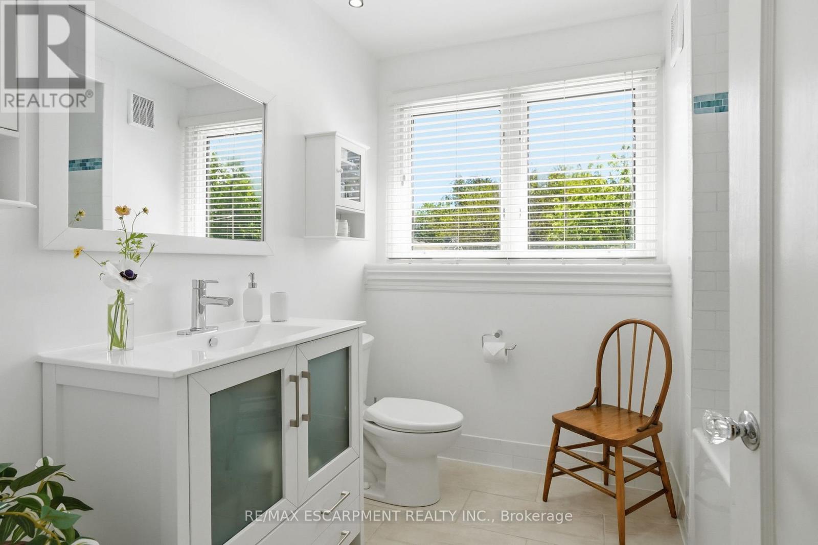 314 HESS STREET S - 32
