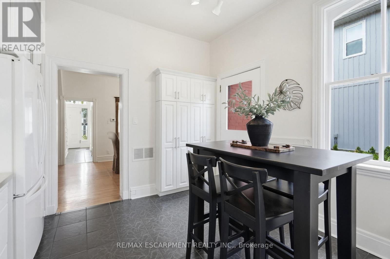 314 HESS STREET S - 16