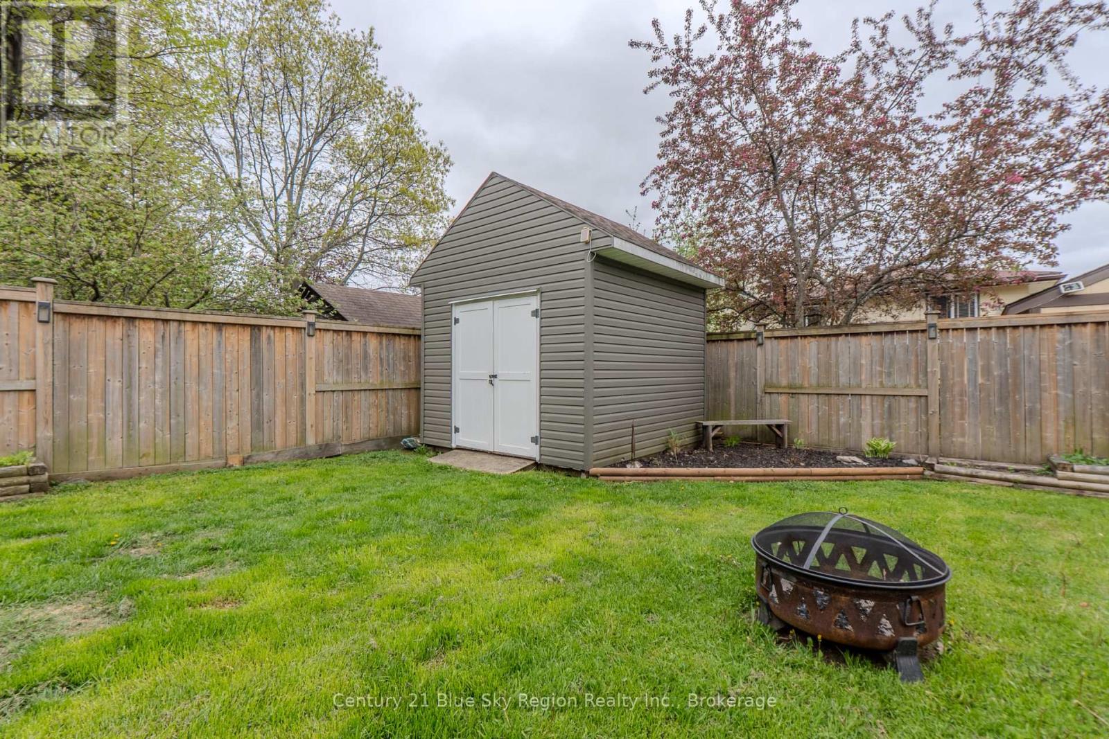 15 POLLARD AVENUE