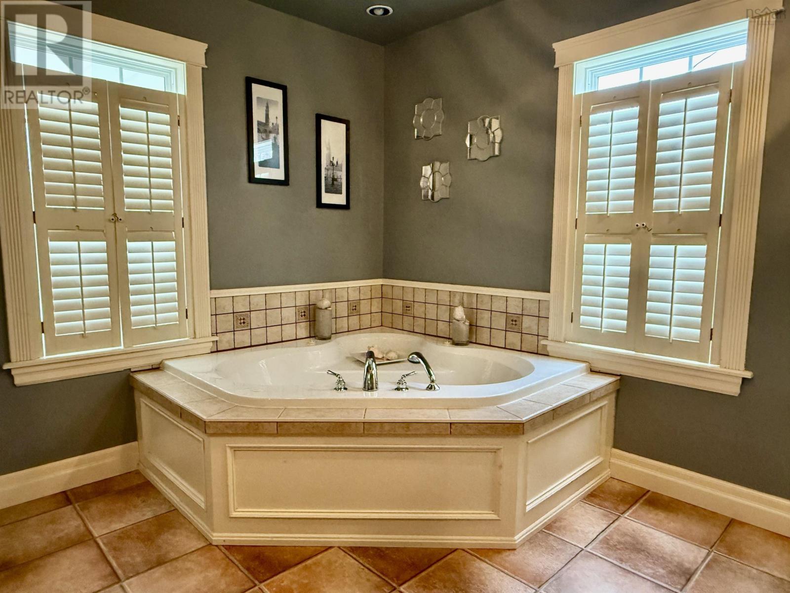 1209 Stoney Island - 22