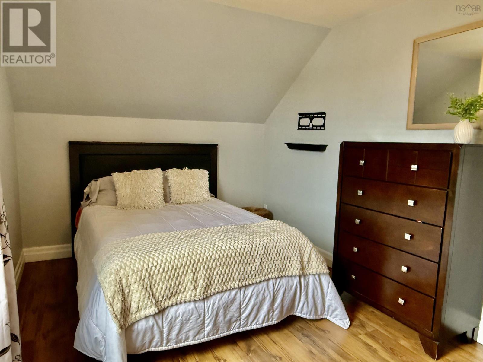 1209 Stoney Island - 28