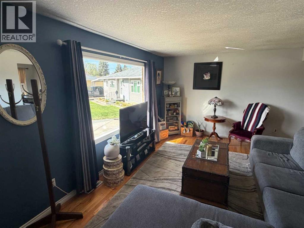 1481 9 Avenue NE - Image 3