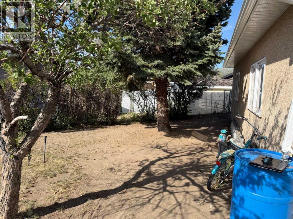 1481 9 Avenue NE - 21