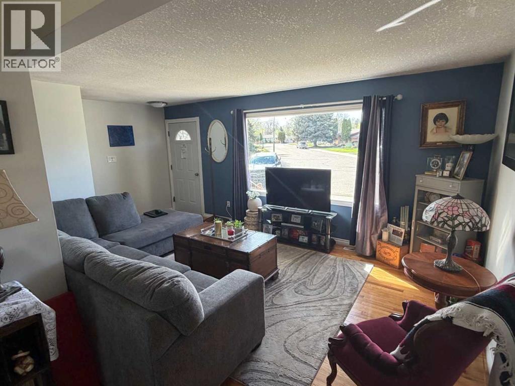 1481 9 Avenue NE - 4