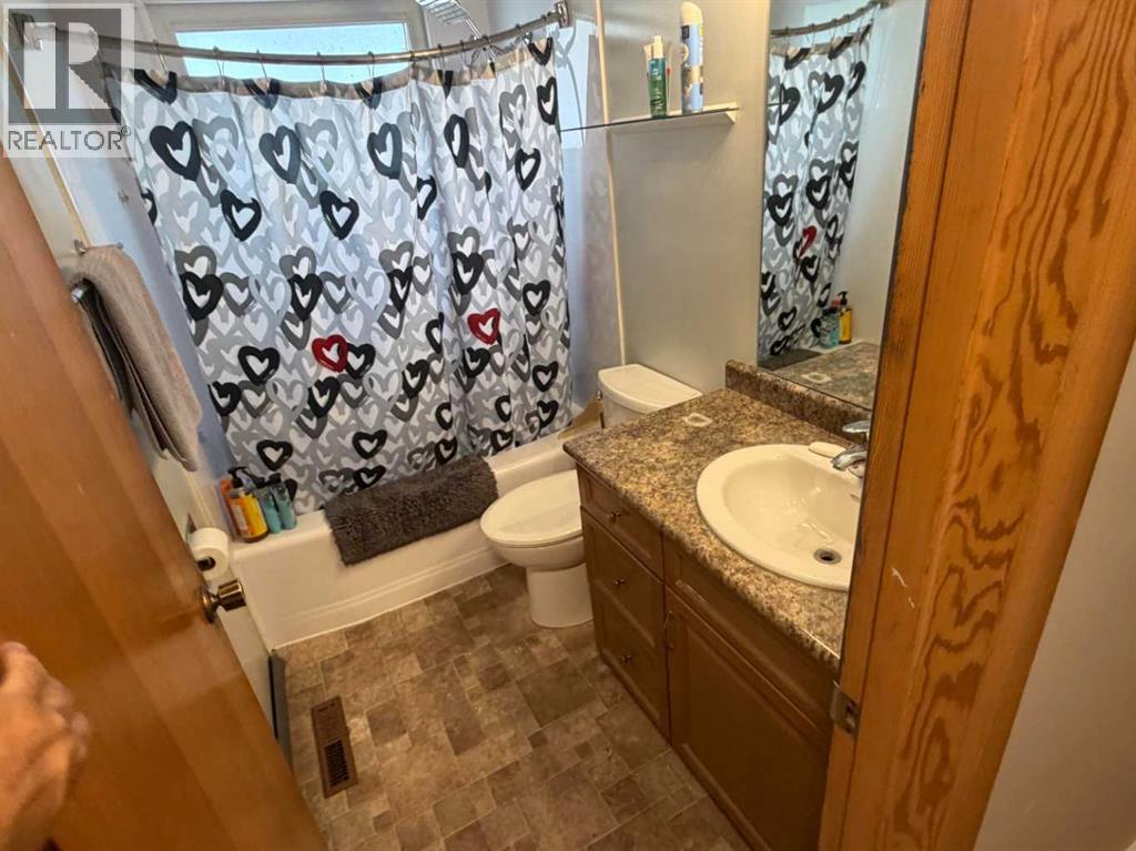 1481 9 Avenue NE - 10
