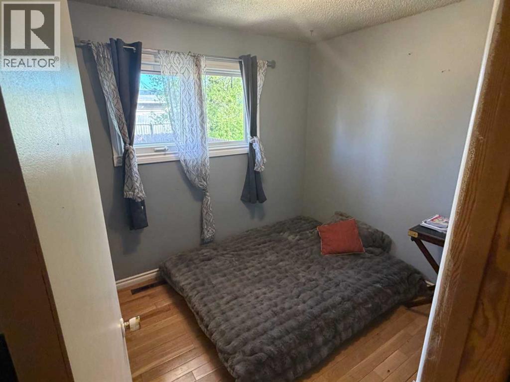 1481 9 Avenue NE - 12