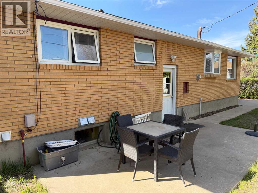 1481 9 Avenue NE - 26