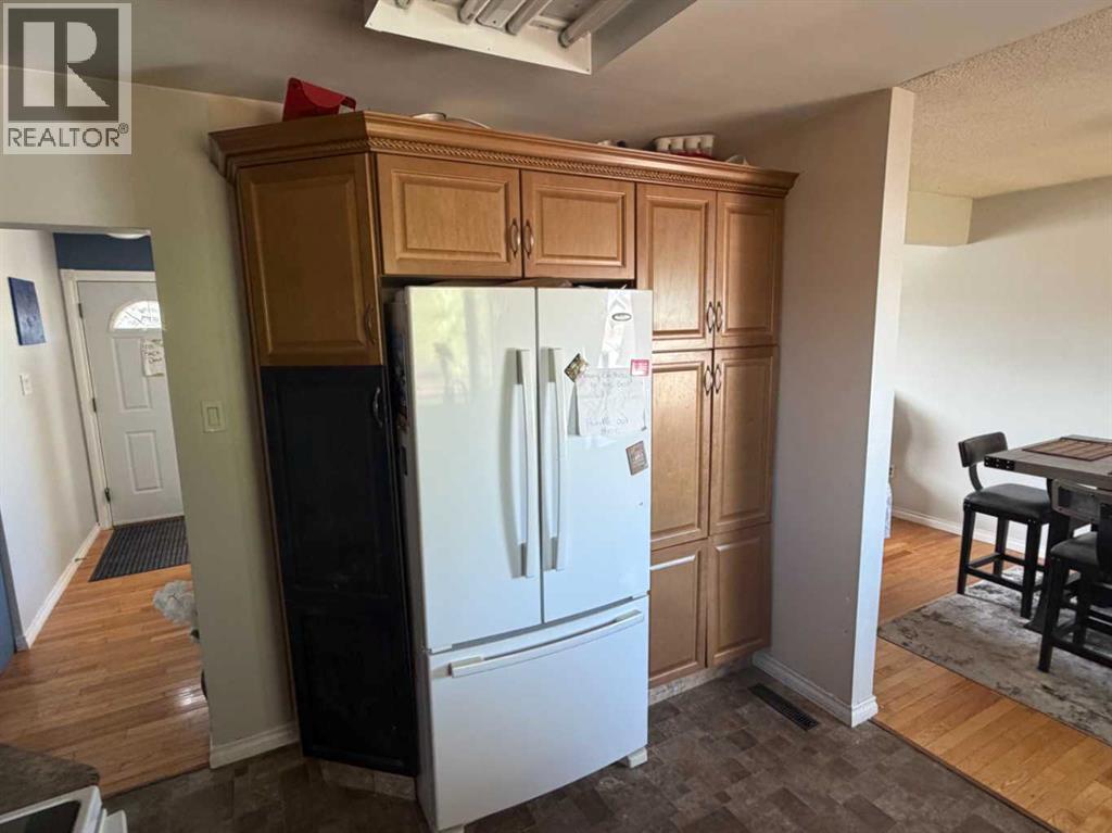 1481 9 Avenue NE - 9