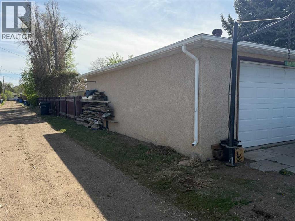 1481 9 Avenue NE - 27