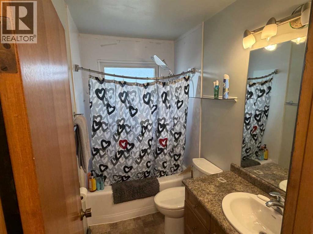 1481 9 Avenue NE - 11