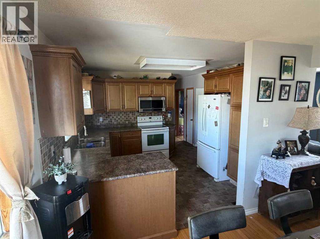 1481 9 Avenue NE - 7
