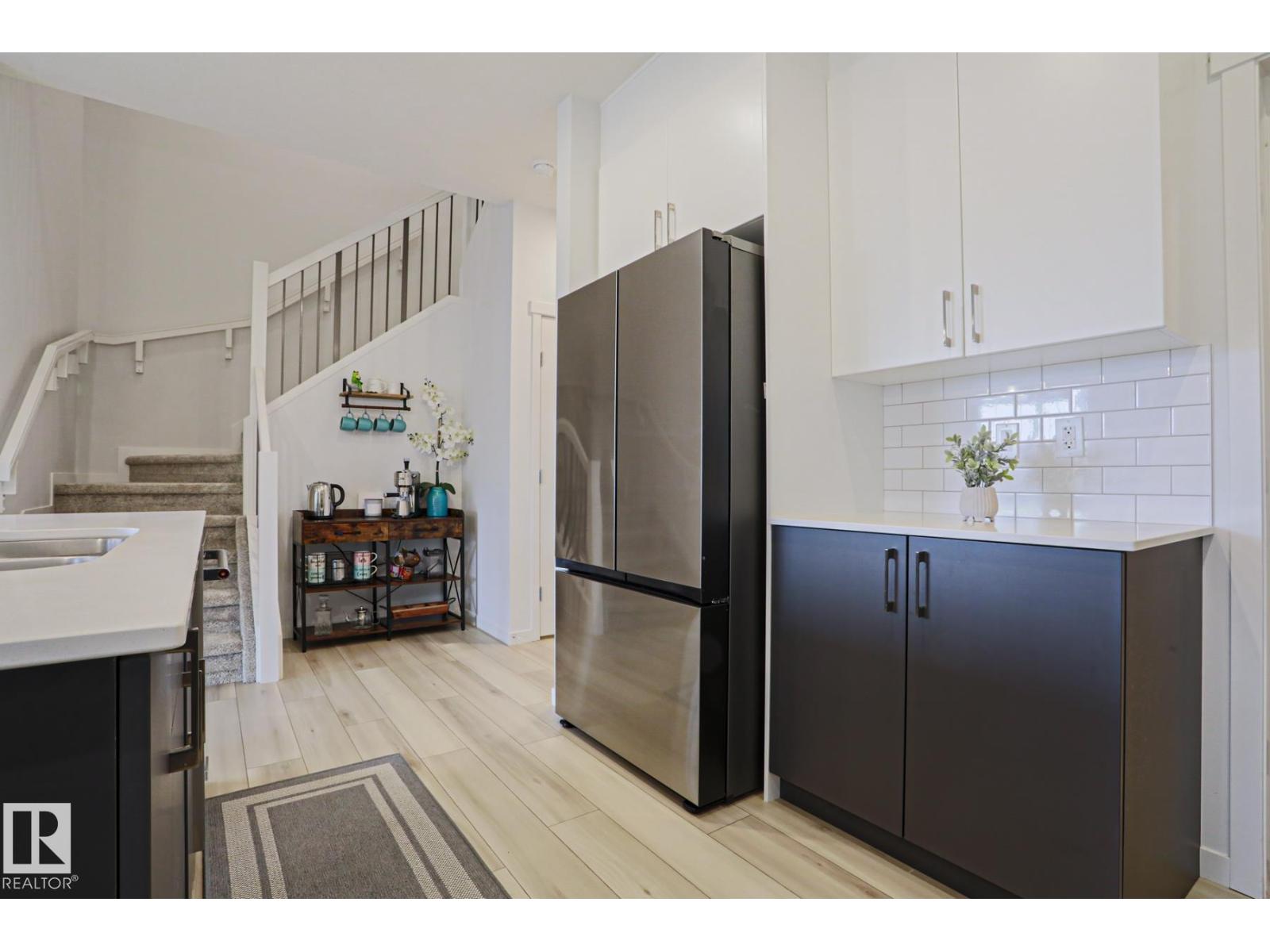 28 ROSEWOOD WY — photo 11