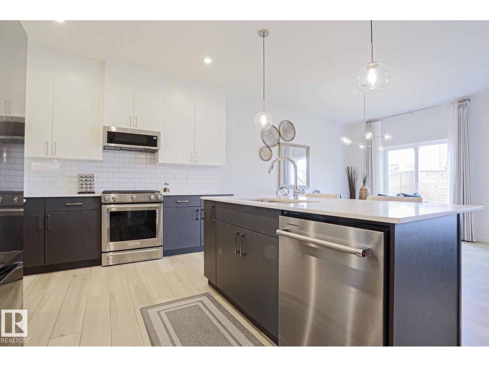 28 ROSEWOOD WY — photo 13