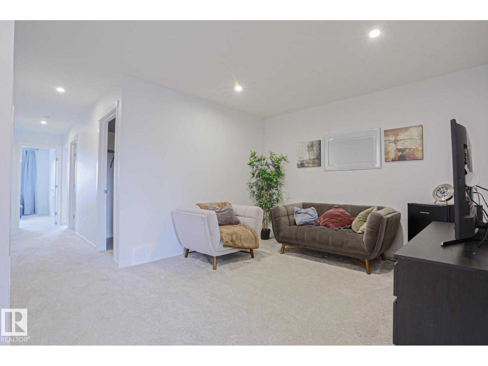 28 ROSEWOOD WY — photo 28